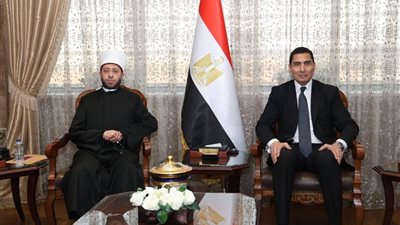 وزيرا الأوقاف والشباب والرياضة يبحثان آليات التعاون المشترك
