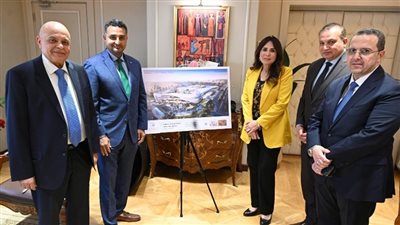 وزيرة الإسكان تبحث فرص التعاون بالمشروعات الصحية بالمدن الجديدة