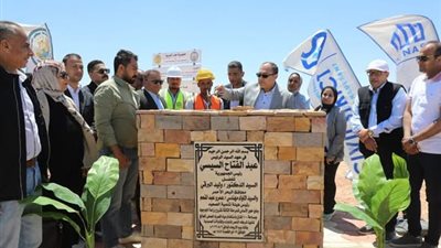 رئيس هيئة تنمية الصعيد ومحافظ البحر الأحمر يتفقدان مشروع زراعة الجوجوبا