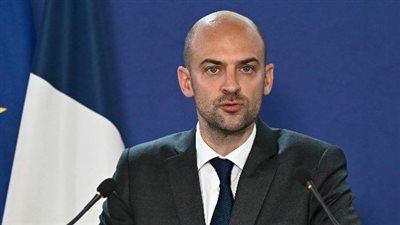 وزير خارجية فرنسا: لا رفع للعقوبات على إيران طالما ظل مضيق هرمز مغلقا