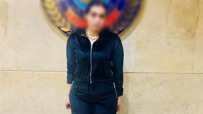 ضبط صانعة محتوى لنشرها مقاطع فيديو تتضمن قيامها بالرقص بملابس خادشة للحياء 