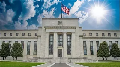 مسؤولة بالمركزي الأمريكي: لا تخفيض لسعر الفائدة على الأرجح 