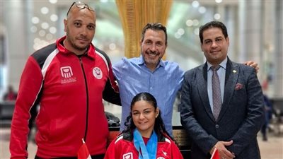 وزارة الشباب والرياضة تستقبل أبطال التجديف البارالمبي بمطار القاهرة