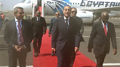 رئيس الوزراء يصل إلى جيبوتي للمشاركة في مراسم تنصيب  الرئيس 