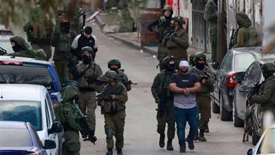 الاحتلال الإسرائيلي يعتقل مواطنًا غرب سلفيت ويواصل اعتداءاته على المزارعين بالقدس