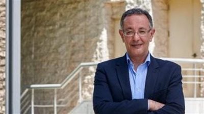 مناقشة الجغرافيا الجديدة للسفر واستدامة القطاع السياحي