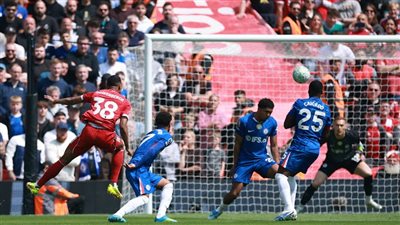 ليفربول يؤمن مقعده بدورى الأبطال بتعادل صعب أمام تشيلسى