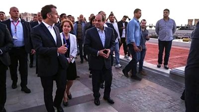 الرئيس السيسي يرحب بالرئيس ماكرون ضيفا عزيزا في الإسكندرية