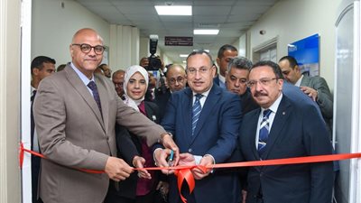 وزير التعليم العالي ومحافظ الإسكندرية يفتتحان مشروعات صحية بجامعة الإسكندرية 