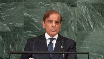 رئيس وزراء باكستان يدين الهجوم الانتحاري الذي استهدف مركزا للشرطة في مدينة 