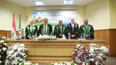 وزير الصحة يشارك في مناقشة رسالة دكتوراه حول مبادرة 100 مليون صحة