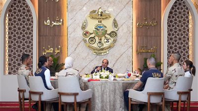 الرئيس السيسي يسجل رسالة شكر وتقدير لقادة القوات المسلحة