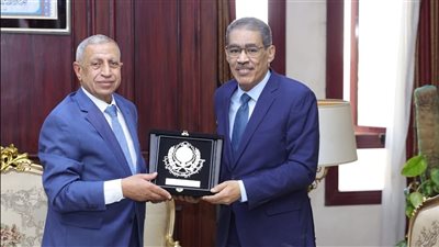 وزير الإعلام يبحث مع رئيس الأكاديمية العربية تعزيز التعاون المشترك