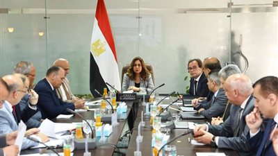 التنمية المحلية تناقش موازنة 2026 2027 وتعزز مشروعات البيئة والتحول الأخضر بالمحافظات