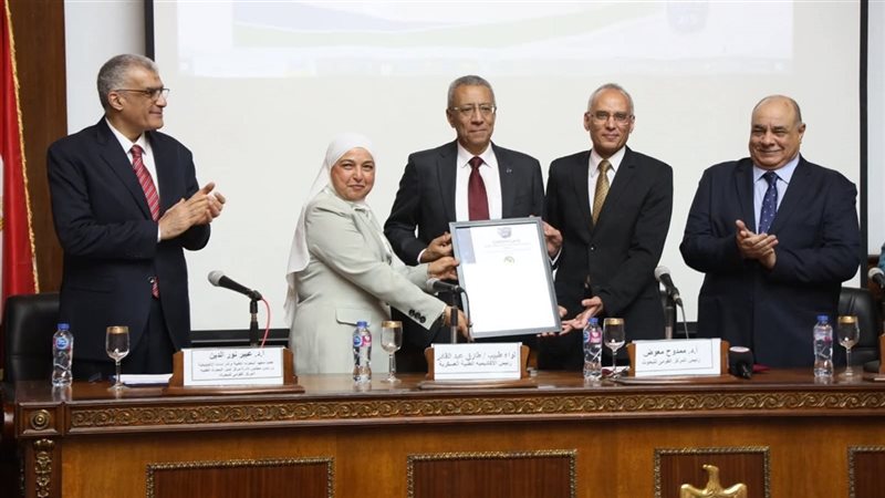خلال مؤتمر البحوث