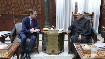 شيخ الأزهر يبحث مع سفير إسبانيا تعزيز التعاون ومواقف غزة والوسطية الدينية