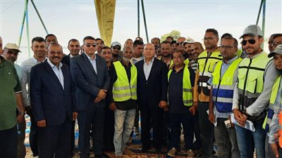 وزير النقل يشهد التشغيل التجريبي لميناء دندرة النهري بمحافظة قنا