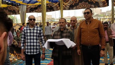 إنهاء خصومة ثأرية بين عائلتي أولاد عباس وأولاد عبدالمعز بقرية تنده بالمنيا.. صور