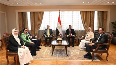 وزير الشباب والرياضة يلتقي رئيس هيئة سلامة الغذاء