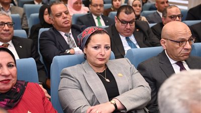 مروة حسان تطالب بمنح رؤساء الجامعات بالمرونة في إدارة الموارد المالية