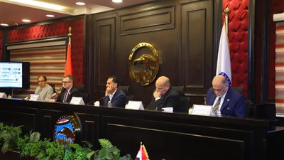  وزير التخطيط في ضيافة 