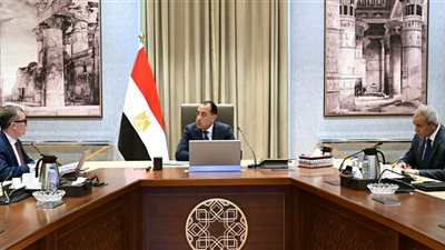 رئيس الوزراء يتابع الموقف التنفيذي لخطة العام المالي 2026/2025
