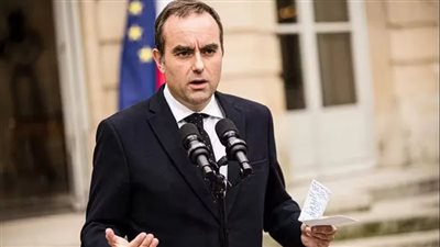 رئيس الوزراء الفرنسي يؤكد ضرورة تعزيز التنسيق الدولي لمواجهة فيروس 