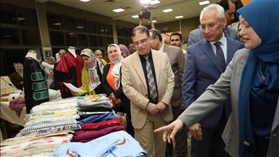  رئيس جامعة المنيا يشهد مهرجان 