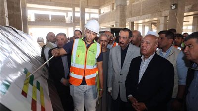 وزير النقل يتفقد الخط الثاني للقطار الكهربائي السريع بالصعيد ويتابع التنفيذ