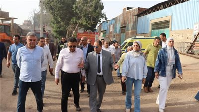 محافظ القليوبية ومدير الأمن يتفقدان موقع حريق 3 منشآت صناعية بالقناطر الخيرية 