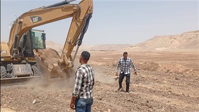 إزالة 13 حالة تعد على أراضي الدولة والزراعة بأسيوط 