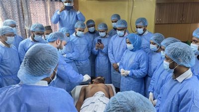 إنجاز طبي مصري في بنجلاديش.. طبيب مصري يدرب أطباء الكلى على أحدث التقنيات 
