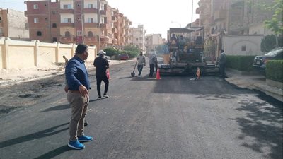 رئيس جهاز مدينة بني سويف الجديدة يتابع أعمال تطوير الطرق ورفع كفاءة المرافق بالأحياء السكنية