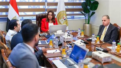 منال عوض تتابع جهود تيسير وتبسيط منظومة تراخيص المحال العامة بالمحافظات