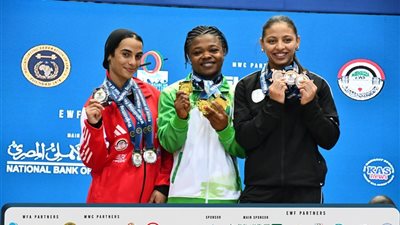 نورا عصام تتوج بثلاث ميداليات ببطولة أفريقيا لرفع الأثقال للكبار