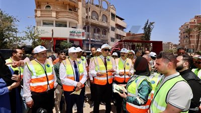 محافظ كفر الشيخ يتفقد أعمال رفع كفاءة الشوارع ضمن مبادرة 
