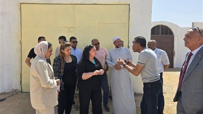نائبة وزيرة التضامن تتفقد مزرعة بالوادي الجديد لدعم الأسر الأولى بالرعاية