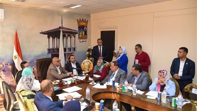 محافظ الإسكندرية يوجه بتوفير فرص عمل فورية خلال لقاء جماهيري موسع بحي شرق