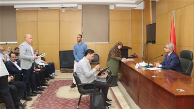 محافظ بني سويف يستمع لشكواى ومطالب المواطنين ويوجه بحلول وإجراءات بشأنها