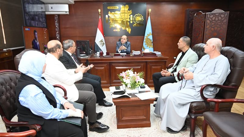 محافظ الغربية خلال