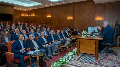 وزير الإنتاج الحربي: الوقت يحسب بالساعات والتحديات يجب أن تتحول لفرص