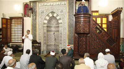 ترجمة خطبة الجمعة بمسجد عمر بن عبد العزيز ببنى سويف للغة الإشارة
