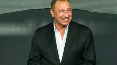 الخطيب يهنئ رجال السلة الأهلي بدوري السوبر والثلاثية المحلية