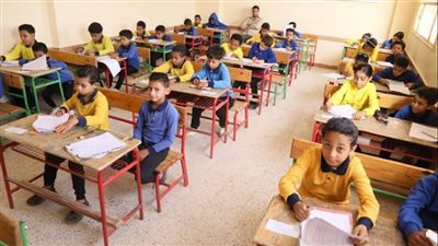 انطلاق امتحانات نهاية العام الدراسي لسنوات النقل بالمحافظات