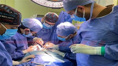 فريق الأوعية الدموية بالمستشفى الجامعي يجري جراحات دقيقة بالشرايين السباتية