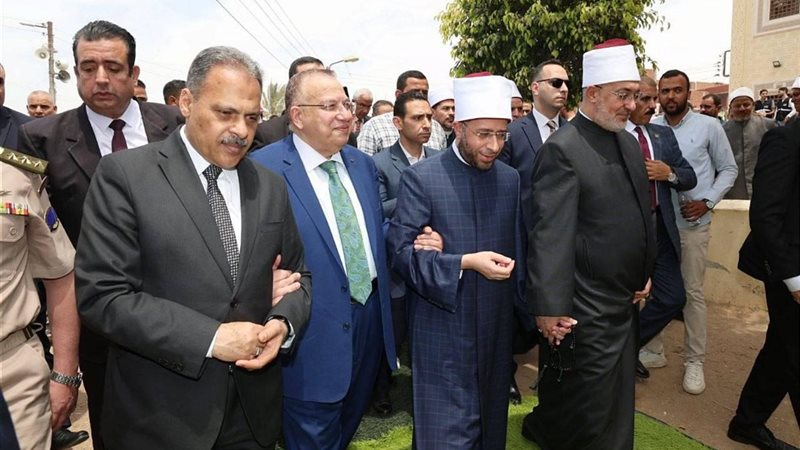 وزير الأوقاف خلال