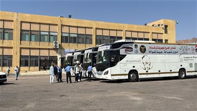 وزارة السياحة والآثار: تشكيل غرفة عمليات لأول مرة لمتابعة حركة الحافلات السياحية الناقلة للحجاج