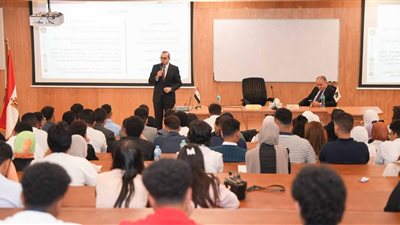 رئيس الرقابة المالية يزور جامعة القاهرة الأهلية لنشر الثقافة المالية بين الطلاب