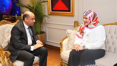وزير العمل يستجيب لاستغاثة بطلة مصر للمكفوفين راندا حسني ويوجه بتوفير عمل