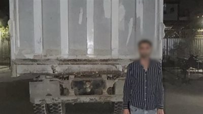 ضبط سائق سيارة نقل بدون لوحات قاد برعونة في القاهرة 